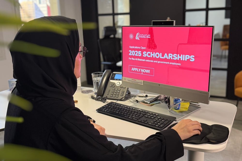homepage_scholarships